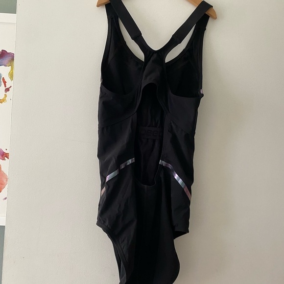 SPEEDO Black One Piece Swimsuit - Picture 11 of 16